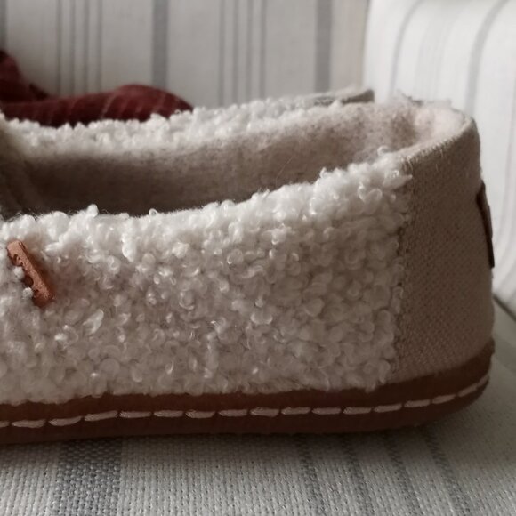 'TOMS' ALPERGATA Size 8 Faux Shearling Flats EUC - Picture 11 of 16